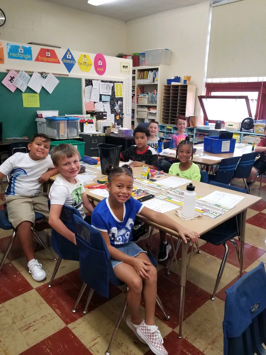 ColsCitySchools's tweet image. Have a great #FirstDayCCS Westgate Elementary Gators!