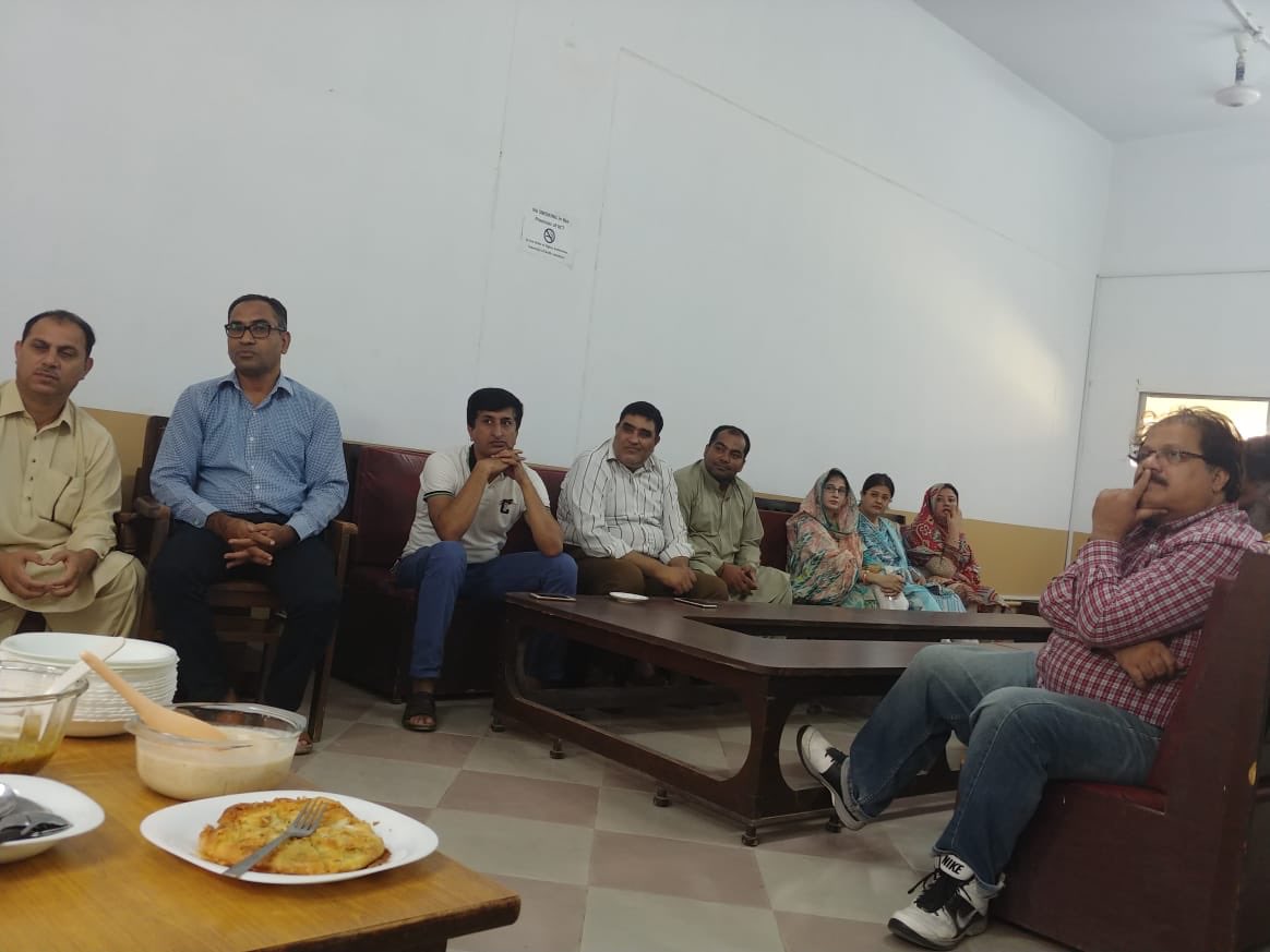 AzharShahSindh's tweet photo. Indebted to Hon Prof Dr Imdad Ali Ismaili, Dr Farida Panhwar, Dr Kamran Taj Pathan, Dr Arifa Bhutto and all other colleagues who arranged a well wishing gathering today at IICT to celebrate my appointment as Focal Person Sindh University Campus Larkana. https://t.co/thNe4XsiCs