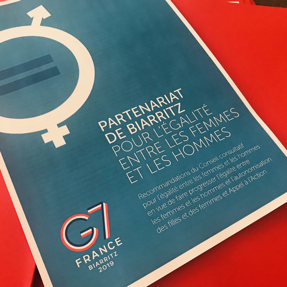 MarleneSchiappa's tweet photo. ⏳J-1
Demain à l’@Elysee le Conseil consultatif pour l’égalité femmes-hommes du @G7 présente à @EmmanuelMacron ses recommandations pour le Partenariat de #Biarritz
Elles demanderont à tous les chefs d’Etat d’implémenter au moins une loi exemplaire pour l’égalité au #G7France #G7 https://t.co/8U6uq4zzAz