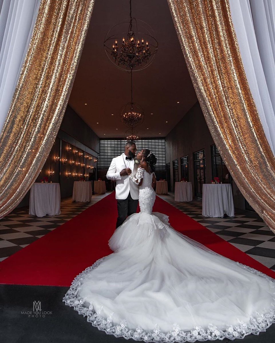 IgboWeddings's tweet photo. Congratulations to Daniel Kalu π Victoria Nwidum on their wedding!
.
Bride @viktoryanwidum
Photographer@madeyoulookatl
Coordinator @atlantaweddingplanner
Gown @aprilbykunbi
#igboweddings #igbowedding #igboweddingstv #igboweddingsonline #TheKTeam https://t.co/1NQlMvCyzd
