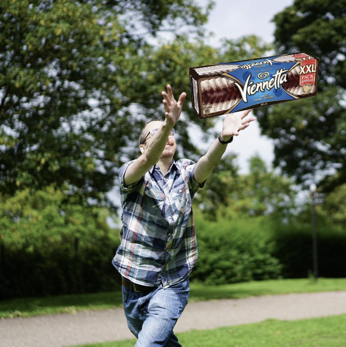 Inviqa's tweet photo. What a brilliant day for some @Inviqa picnics around the UK!🌞Hats off to Sheffield for the best photo #PassTheViennetta https://t.co/oN9jlF0NtW