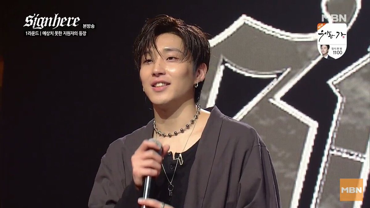 MoonGallery1's tweet image. Oh man! My heart almost drop the moment he took the center stage. 😍💚😍 

See you next week Jongupie! 😊

#Jongup #Signhere