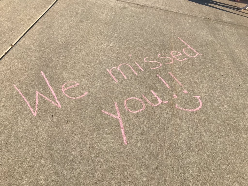 DixonsClass1's tweet photo. Writing messages out front for the kids. First day tomorrow. https://t.co/C1CWdiFloI