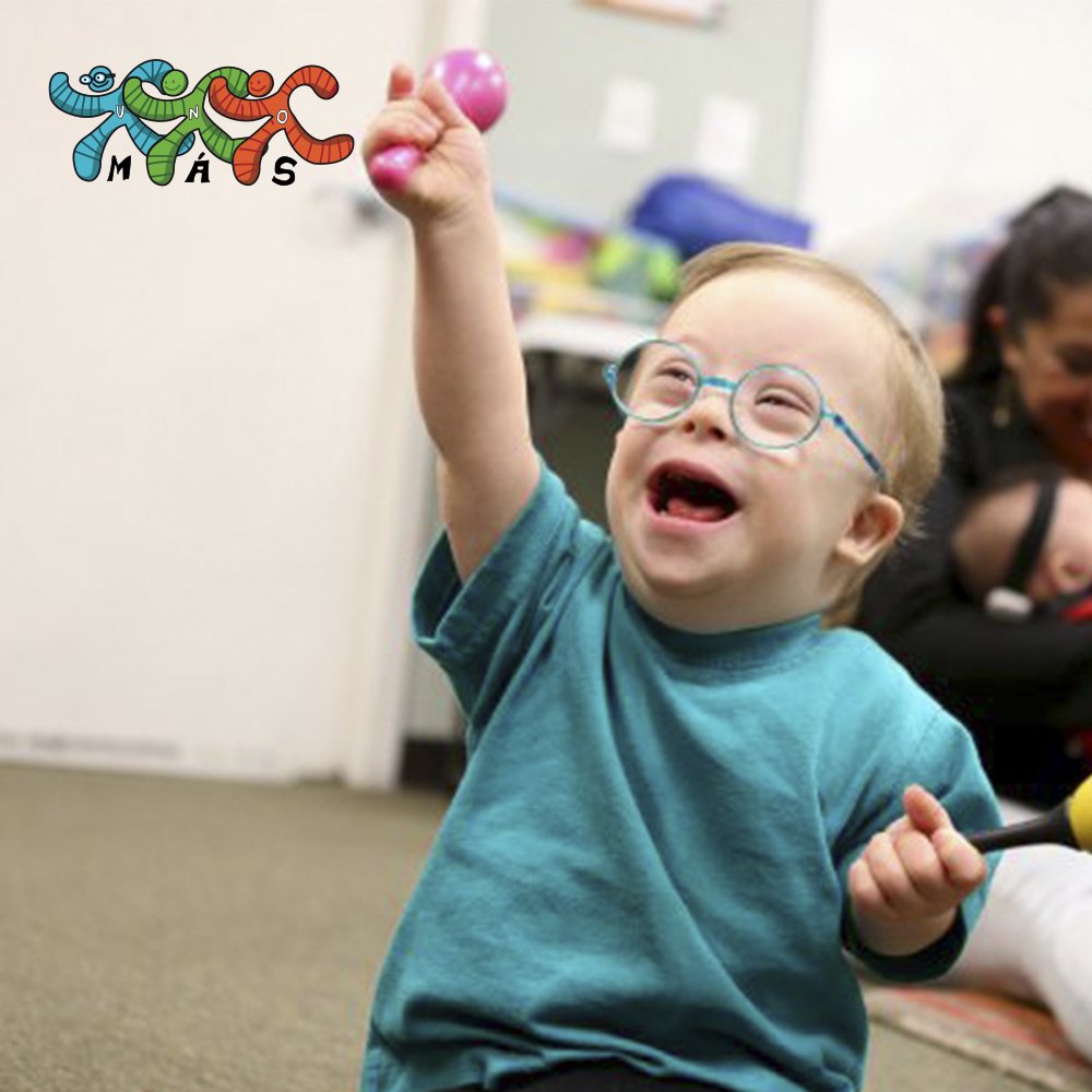 fundacionunomas's tweet photo. Nuestro hijo aprenderá lo que quieras enseñarle, pero tendrás que repetir más veces las cosas y utilizar una dosis extra de paciencia. Establecer rutinas y hacer las cosas siempre de la misma manera le ayudará a asimilar la información. https://t.co/Fa4tlIMREr
