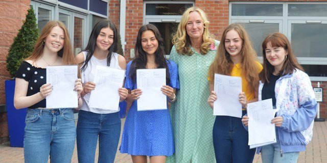 Students excelled in Modern Foreign Languages with all students securing the highest possible grades 9-8 in 🇫🇷French #WorldClass #GCSEResults2019