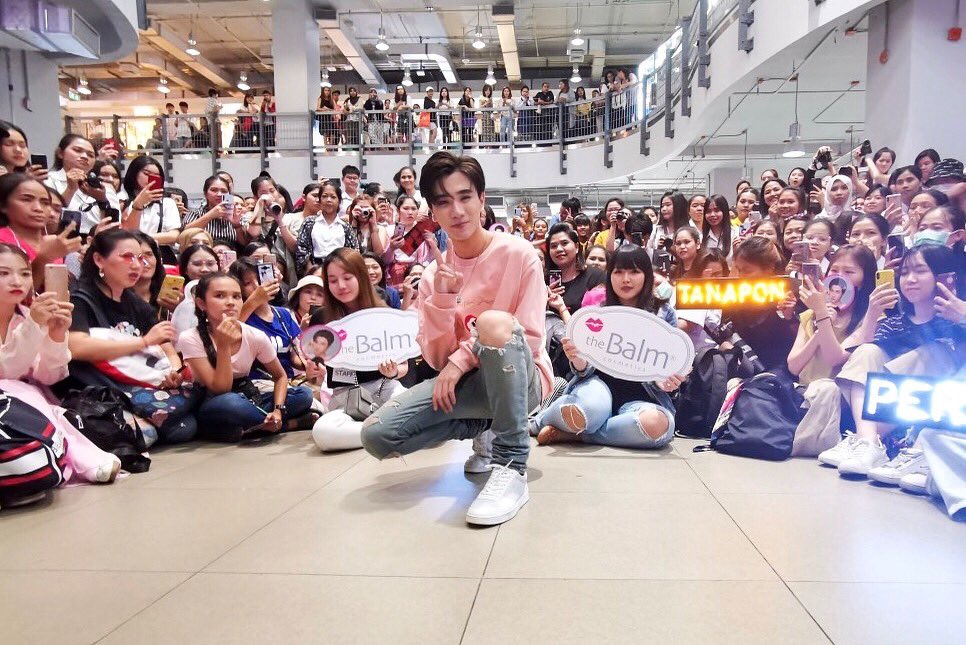 theBalmThai's tweet photo. 💋theBalm ขอขอบคุณน้องเพิร์ธ @perthppe 🐯 และ #รอยยิ้มของชูครีม #พวกของเจื๋อ ที่มาร่วมสนุกกันในวันนี้ #PERTHxAUTOBALM หวังว่าทุกคนจะมีรอยยิ้มกว้างๆกลับไป😊 ส่วนใครที่พลาดงานวันนี้ สามารถชม LIVE ย้อนหลังได้ทั้งทาง IG และ FB : theBalm Thailand เลยนะคะ https://t.co/VJSGl2FXQe