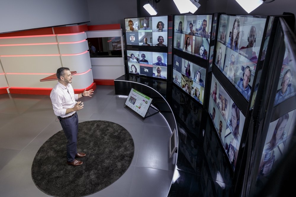iesebschool's tweet photo. At IESE, we're proud to lean on a mosaic of teaching methodologies, from the #casemethod to simulations to online learning, tailored to our students' changing needs. Read more about our methods, and how they've evolved. #aWaytoLearn https://t.co/gcziueV2Kz https://t.co/AN9XI6hHq6