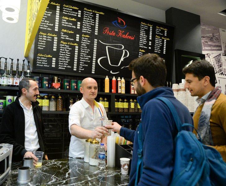 UPU_UN's tweet image. #TurkishPost Post Café brings new look to post offices with traditional hospitality. The innovation is part of the Post’s new post office concept and an important step in its modernization process ow.ly/N9xg50vFoES @PTTCorporate @BozgeyikKenan @PTTKurumsal @PostEurop