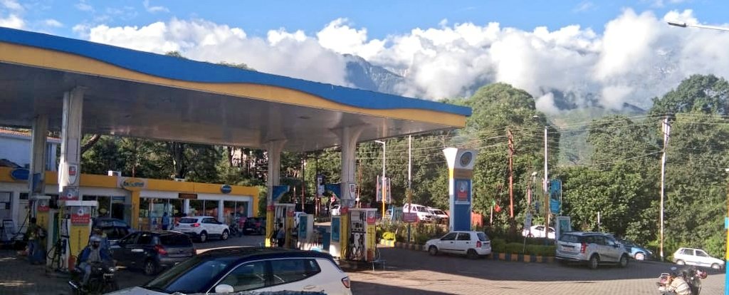 shaifalisinghc's tweet photo. Holiday in the beautiful hills of #Dharamshala?
Bookmark #BPCL #InandOutstore at M/s Mann Filling Station for an amazing #convenienceshopping experience while you fuel!
@BPCLimited
@BPCLRetail https://t.co/dekXxX55JT