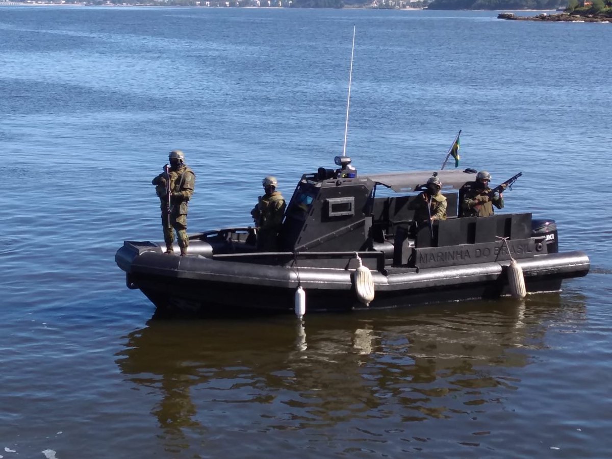 marmilbr's tweet photo. Depósito de Combustíveis da Marinha do Rio de Janeiro adquire embarcação blindada para patrulhamento. A principal vantagem proporcionada pelo meio é a proteção balística oferecida aos seus tripulantes. Confira! https://t.co/AX4j4tQZWy https://t.co/zKTV6PWrDu