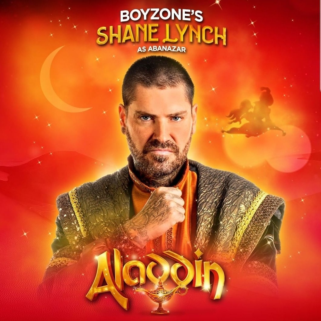 Lisa_gallagher_'s tweet image. I'm so excited to see you on the stage in january @shanelynchlife 🖤 first time going to a panto lol but cant wait all the same 💕