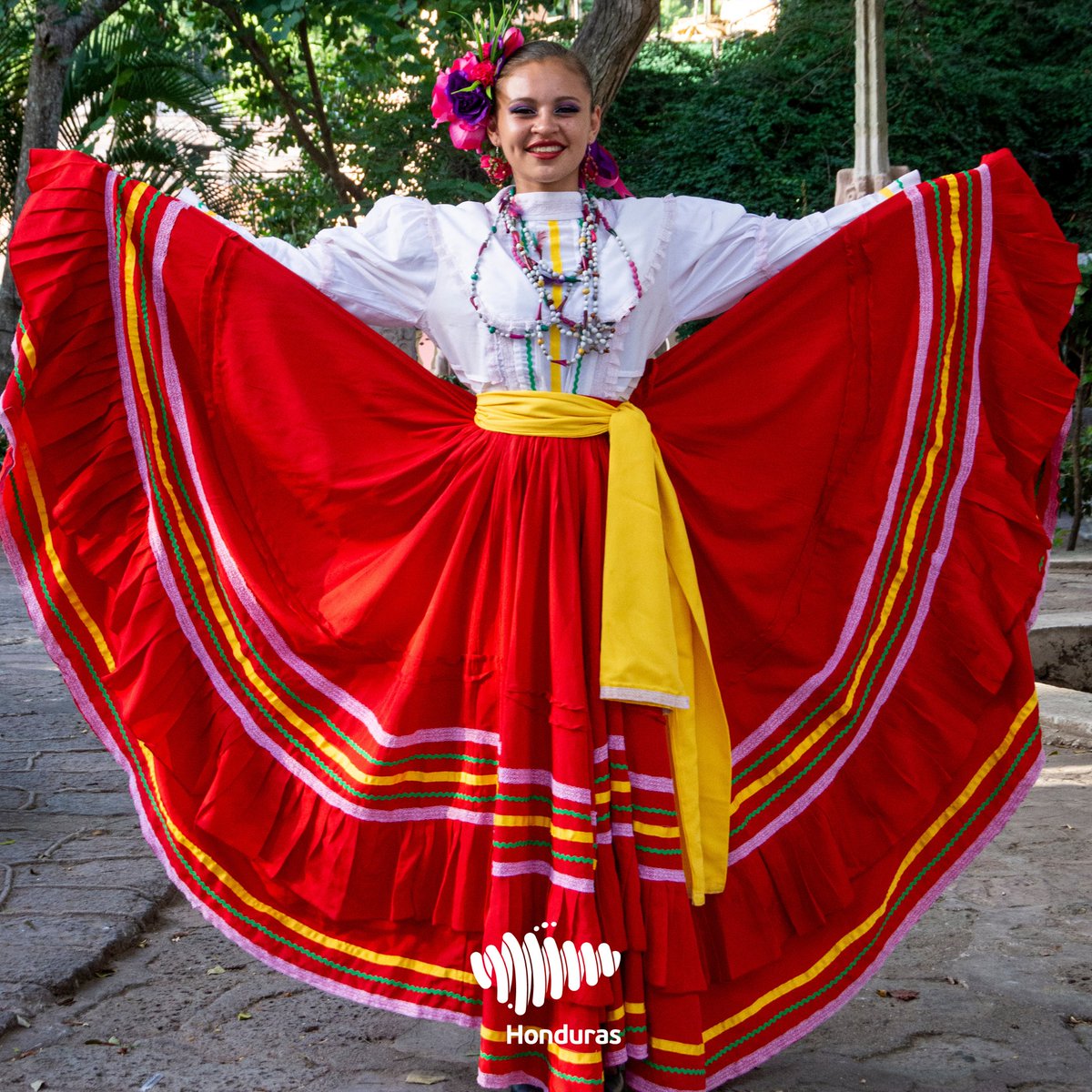 Eh borde Tentáculo Marca País Honduras on Twitter: "Traje Indígena de La Esperanza Intibucá, el traje más representativo de las danzas hondureñas y el primer traje recopilado en la historia de nuestro país, documentado por Eh borde Tentáculo Marca País Honduras on Twitter: "Traje Indígena de La Esperanza Intibucá, el traje más representativo de las danzas hondureñas y el primer traje recopilado en la historia de nuestro país, documentado por