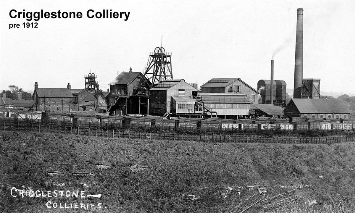 GeoscienceEA's tweet photo. Phase 2 #SiteInvestigation at former #Crigglestone colliery & coking works #Wakefield continues & @EnvAgency are onsite overseeing works-Soils are being examined, logged & chemically tested for #contamination Site has a long history of industrial use as a coal mine & coking works https://t.co/UsfoNaMElj