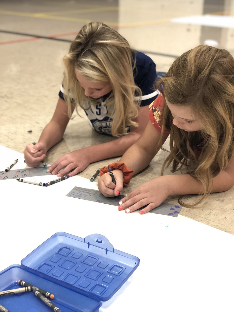 HenRyCreated's tweet photo. Hard at work on our collaborative project at Trimmer Elementary! 💙🐾💙 @MrsLoucksWY_ART #wyproud #wyasd #esedwyasd https://t.co/YC2CnPwCDc
