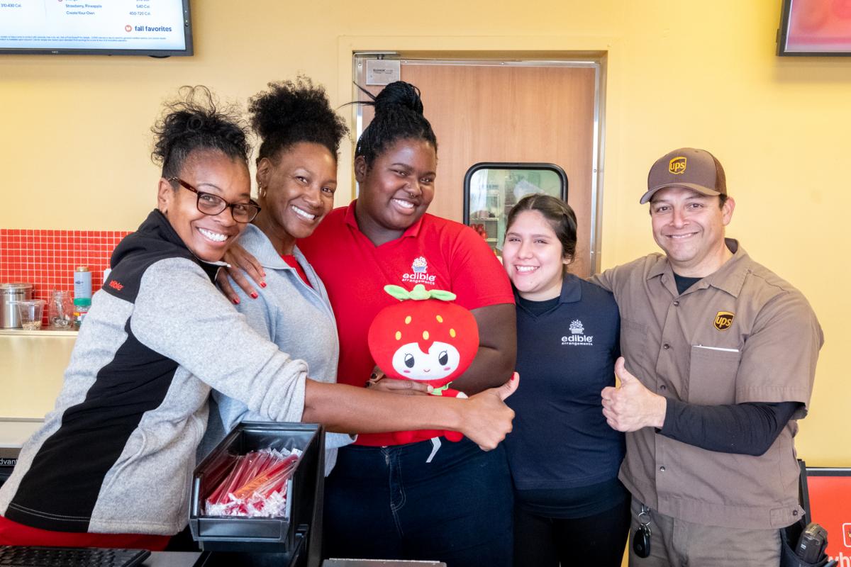EdibleGroveCA's tweet photo. We have the best staff! Stop in, and enjoy one of our delicious Edible® Treats today. #Edible #treats #fruit https://t.co/OiaTZA7feH https://t.co/mPO9muL9U8