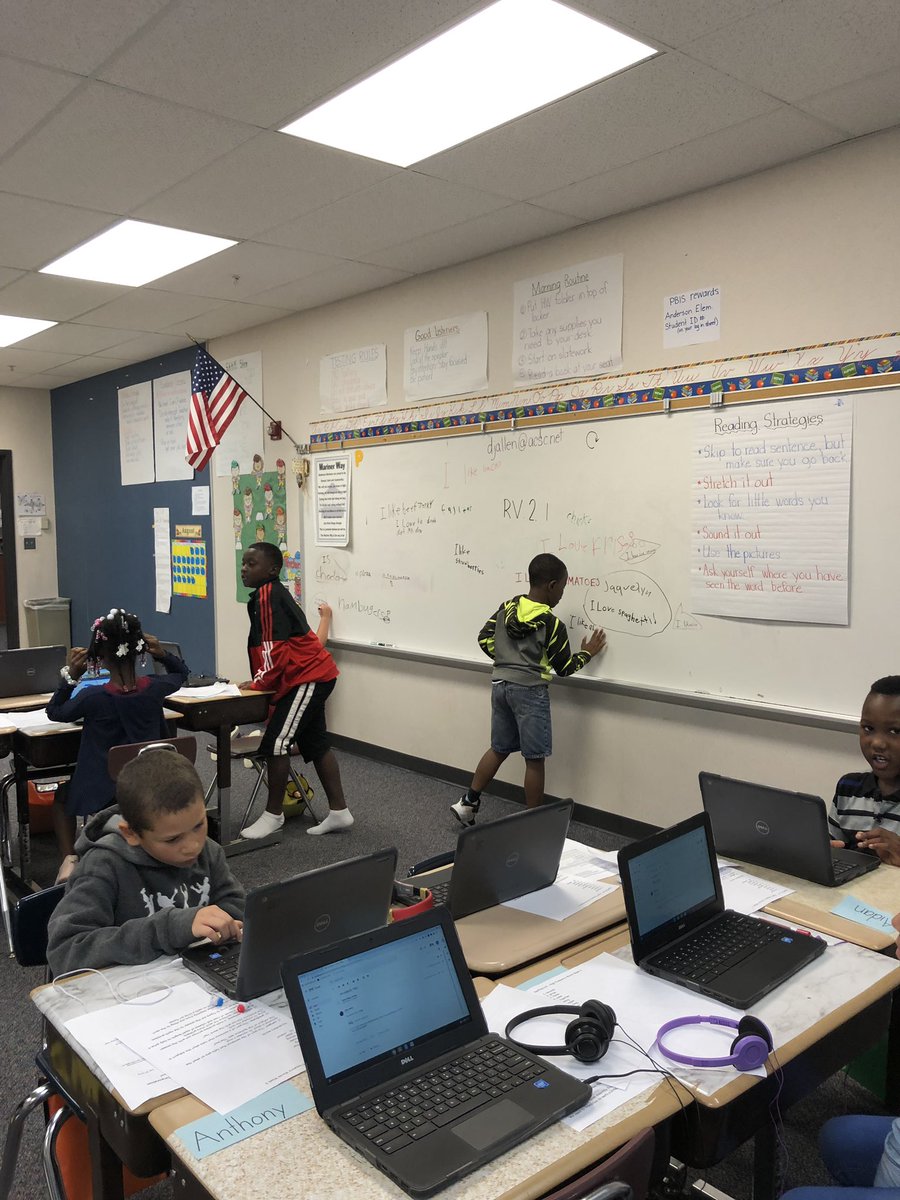 Yankeemom03's tweet photo. Learning to use Gmail... students emailed me their favorite food and I responded with mine. They listed them on the bird so I knew they received their email. https://t.co/mlWZEd6VM6