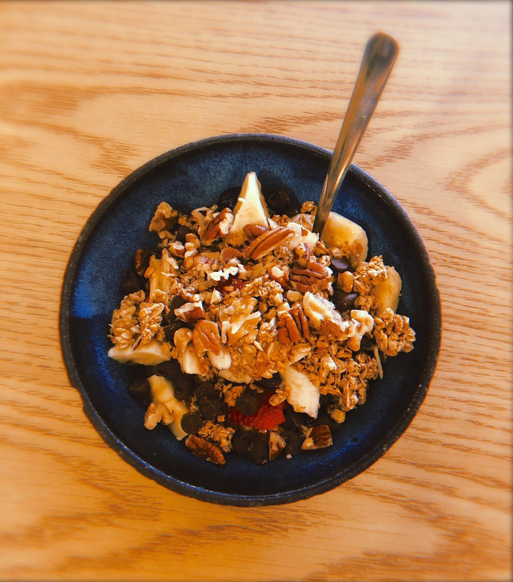DrinkMobys's tweet photo. Good morning!! One of our fresh fruit parfaits is the PERFECT way to start your day! ☀️
#goodmorning https://t.co/4tdnAs16e7