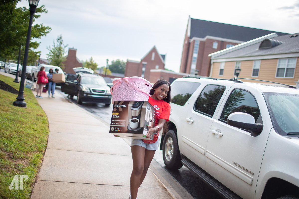 The new Govs have arrived! 
Keep and eye out for more photos throughout the day. ❤️🎩👌

#LetsGoPeay 
#BeAGov 
#APSU23