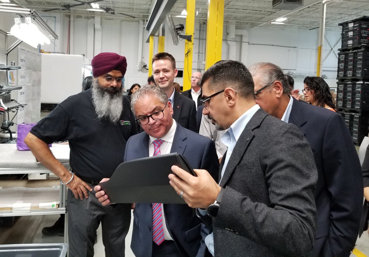 FedDevOntario's tweet image. We are pleased to support Global Plas Inc. as they expand operations and incorporate #AdvancedRobotics and automation to meet growing demand