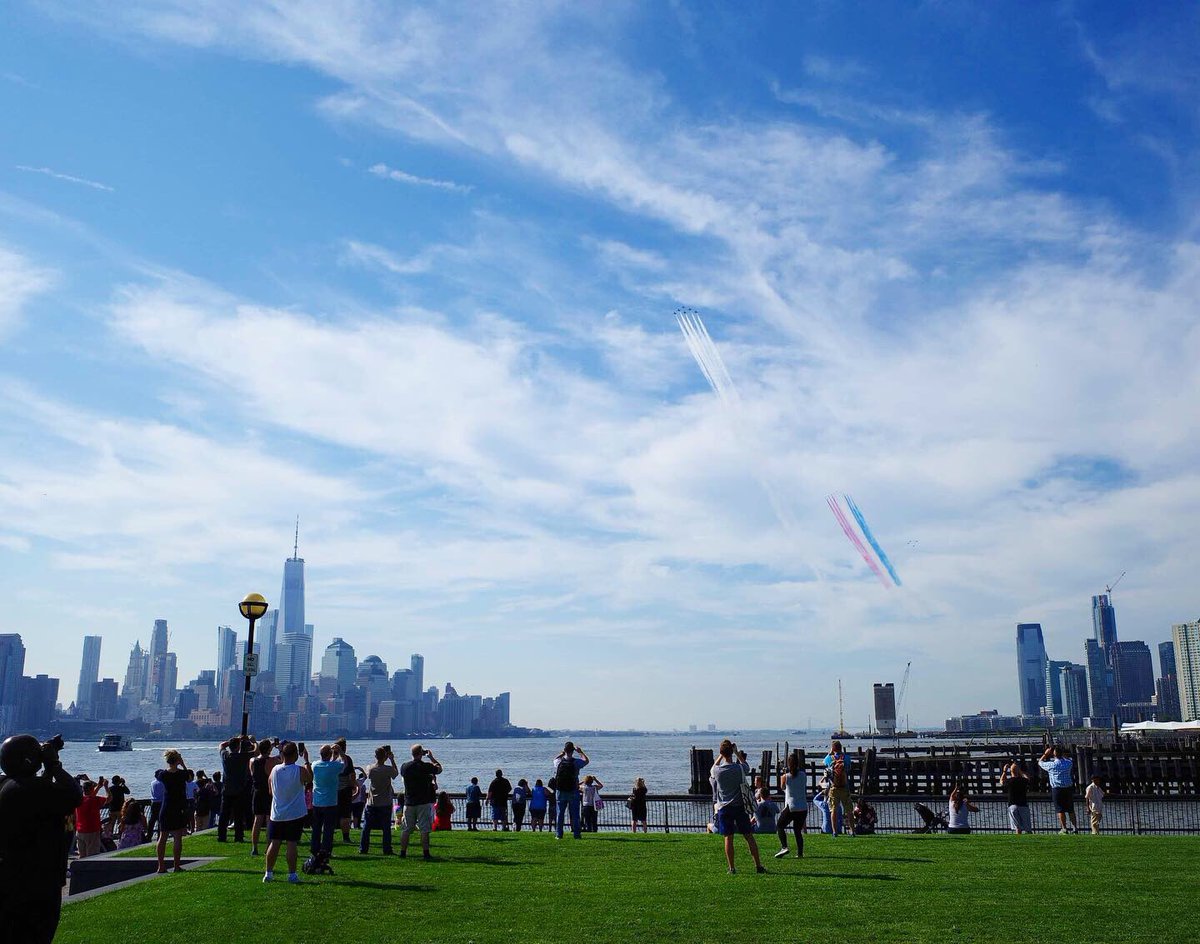 jerrylore's tweet photo. THE @RoyalAirForce RED ARROWS ✈️ FROM THE 🇬🇧 JOINED THE 🇺🇸@usairforce THUNDERBIRDS✈️, F-35 LIGHTNING II & F-22 RAPTOR DEMO TEAM IN A 2 TEAM FLIGHT DOWN THE HUDSON RIVER & OVER THE 🗽THIS MORNING #hobokennj #hoboken #f22raptor #f35 #hudsonflight #f35demoteam #f22demoteam #USA #UK https://t.co/oolWcqBKEu