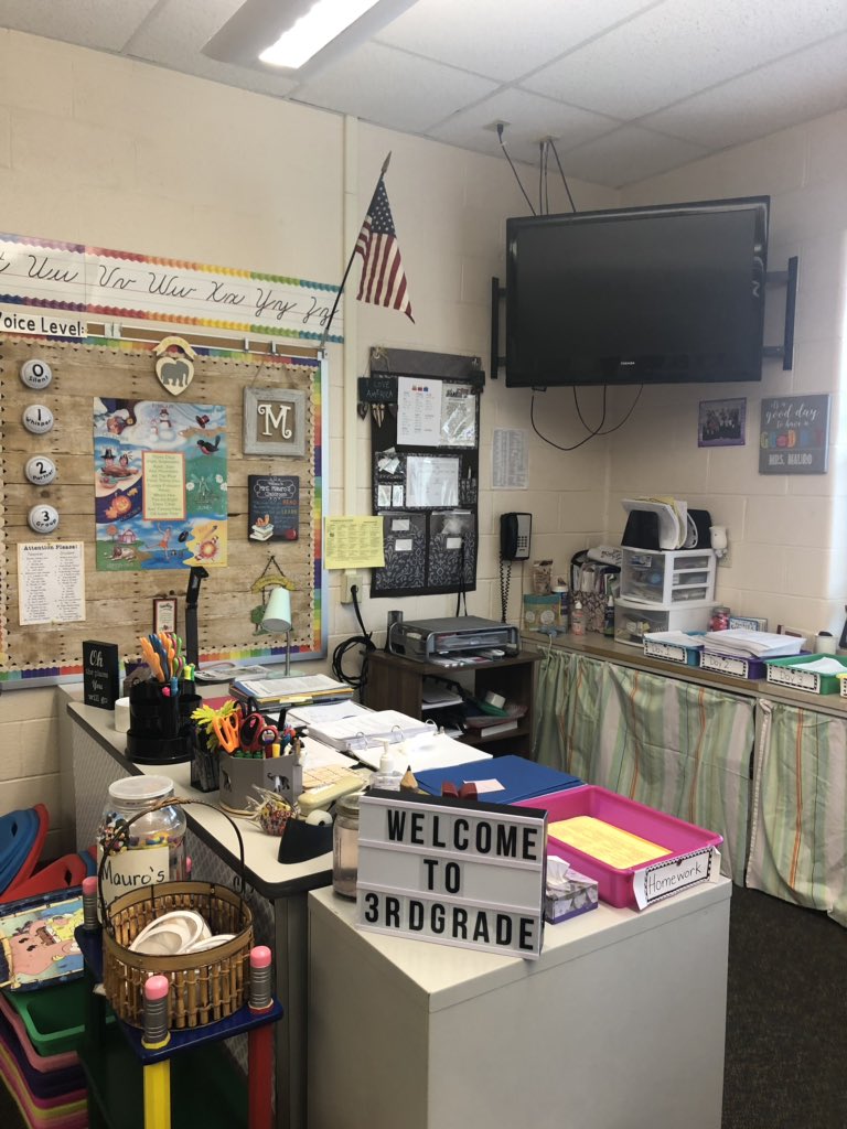 3rd grade ready ✅, flexible seating ✅, waiting to see my students smiling faces on Monday-Priceless! #3rdgrade , #flexibleseating, #helpateacher, #esasd