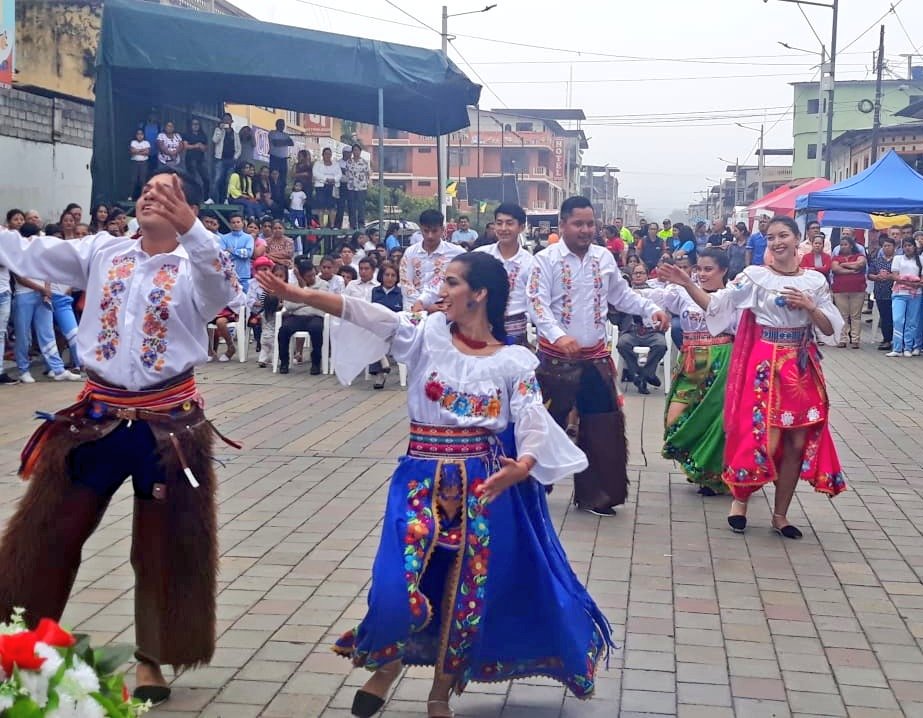 AngelSinmaleza's tweet photo. Ahora|| 🚍🇪🇨
El #BusInteractivo de @AsambleaEcuador se encuentra en el Cantón #Caluma listo para continuar con la #RutaLegislativa https://t.co/EqqmGISefE