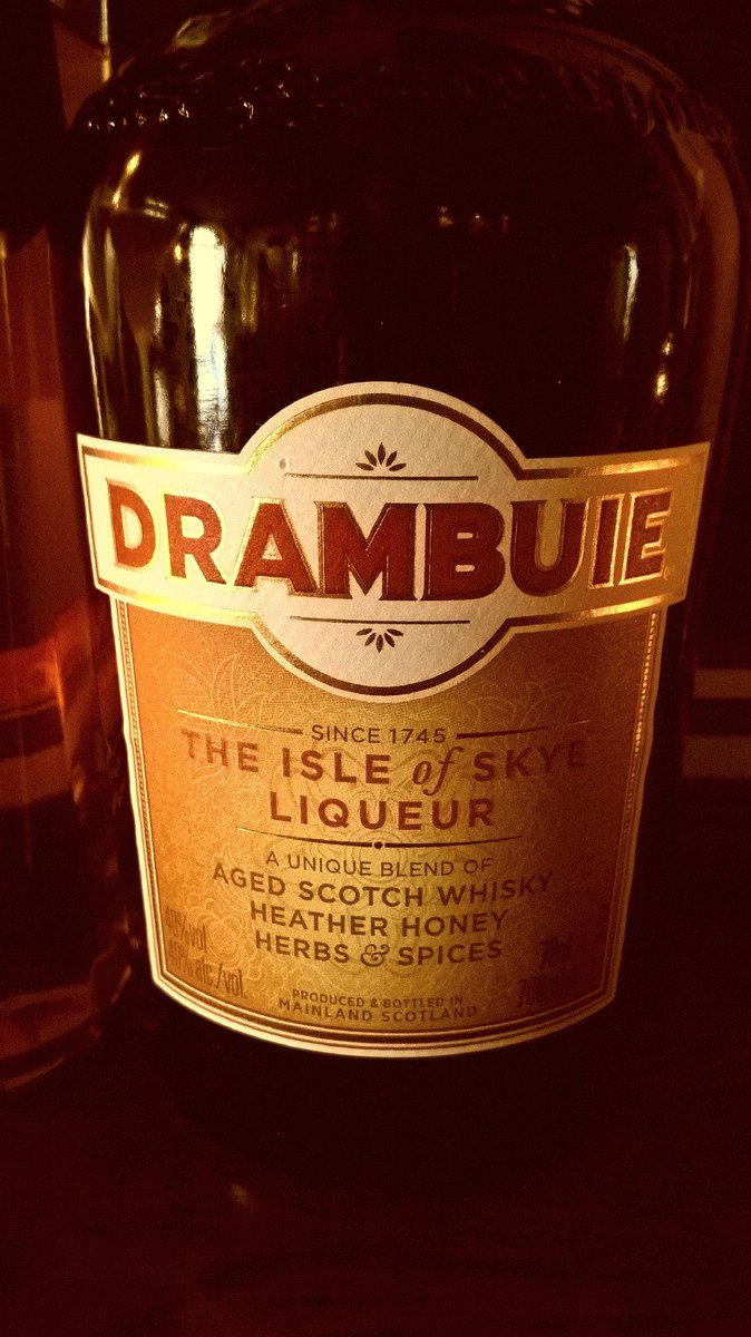 franksdresden's tweet photo. Cocktail of the week:
EDWARD III. Drambuie, Jhonnie Walker black label, Lemon Juice, Fresh Ginger Egg White, Angostura

#franksdresden #alaunstrasse #ddneustadt #dresden #drambuie #schotch #johnniewalker #sour #cocktail #bartender #bartending #cocktails https://t.co/UuUKxIv0Kc https://t.co/c3tyPT0eZr