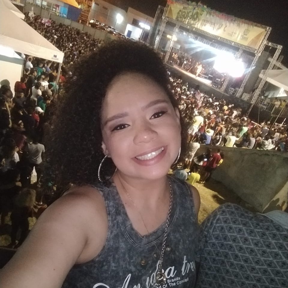 Thayssa_Ribeiro's tweet photo. Sobre ontem: Eu e @PaulaFernandes7 juntas e shallow now em Teresina-Pi #apenasamo #brilhamuito #sucesso. https://t.co/CPrkAdoGs4