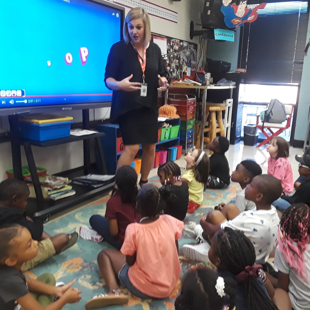 northside_of's tweet photo. Mrs. Bolt's 1st graders are singing, dancing, discovering their superpowers all while learning! #nsesrocks #1stgradeheroes #brainbreakdanceparty #OneteamOnemissionOneRockHill https://t.co/aDeFZIJXfA