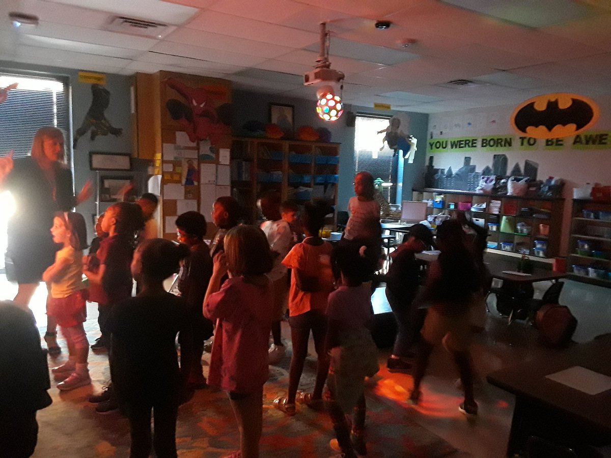 northside_of's tweet photo. Mrs. Bolt's 1st graders are singing, dancing, discovering their superpowers all while learning! #nsesrocks #1stgradeheroes #brainbreakdanceparty #OneteamOnemissionOneRockHill https://t.co/aDeFZIJXfA