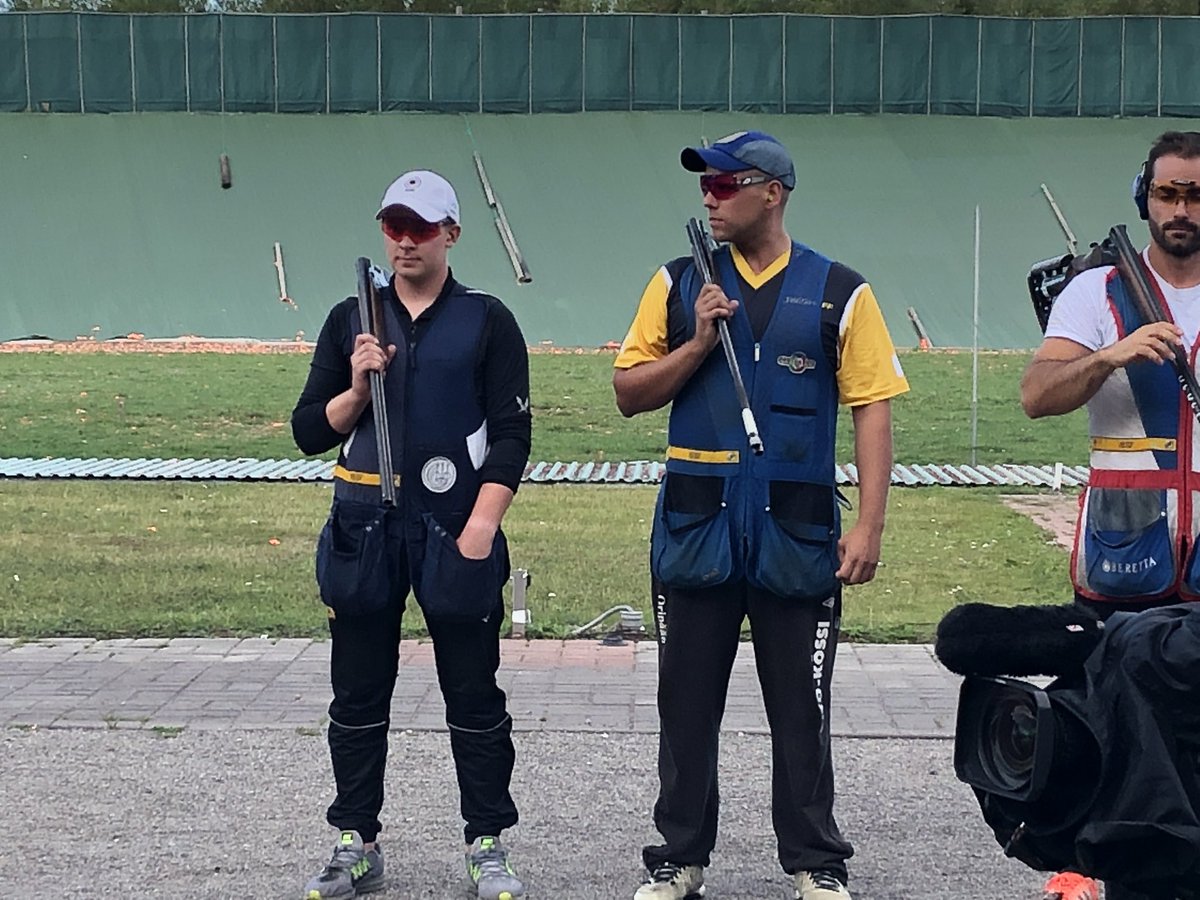 Kannattaa laittaa <a href="/YLETV2/">YLE TV2</a> päälle. Kaksi suomalaismiestä historiallisesti #skeet #mc #finaali #oskarikössi #eetukallioinen #roadtotokyo2020 #olympiapaikatjaossa #ampumaurheilu