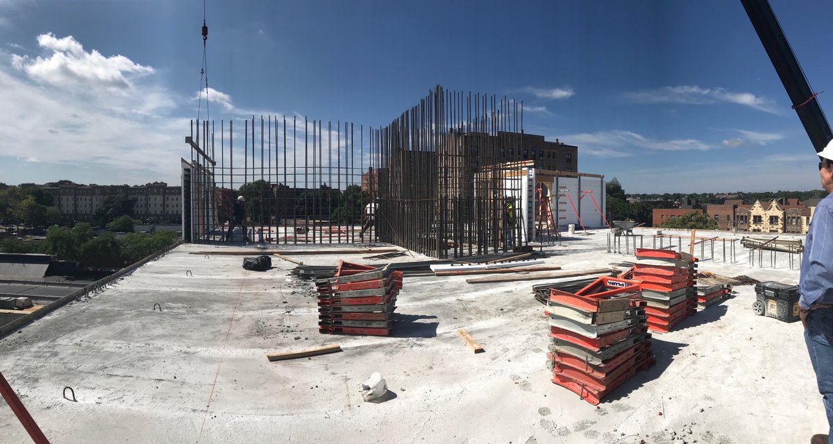 GreggLewisAIA's tweet image. 3 walls in 45 minutes - #panelization