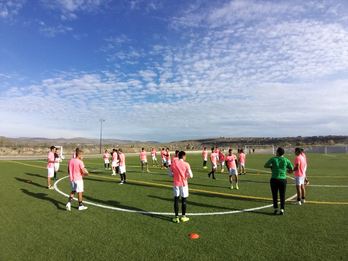 AlacranesdDGO's tweet photo. ¡Buenos días afición 🇳🇬!

#SesiónMatutina

Hoy el equipo trabajara a doble sesión todo esto previó al encuentro del próximo sábado ante en el conjunto de @minerosfllo

#JuntoXelASCENSO
#PuroVENENO🦂 https://t.co/E43d0tDLwL