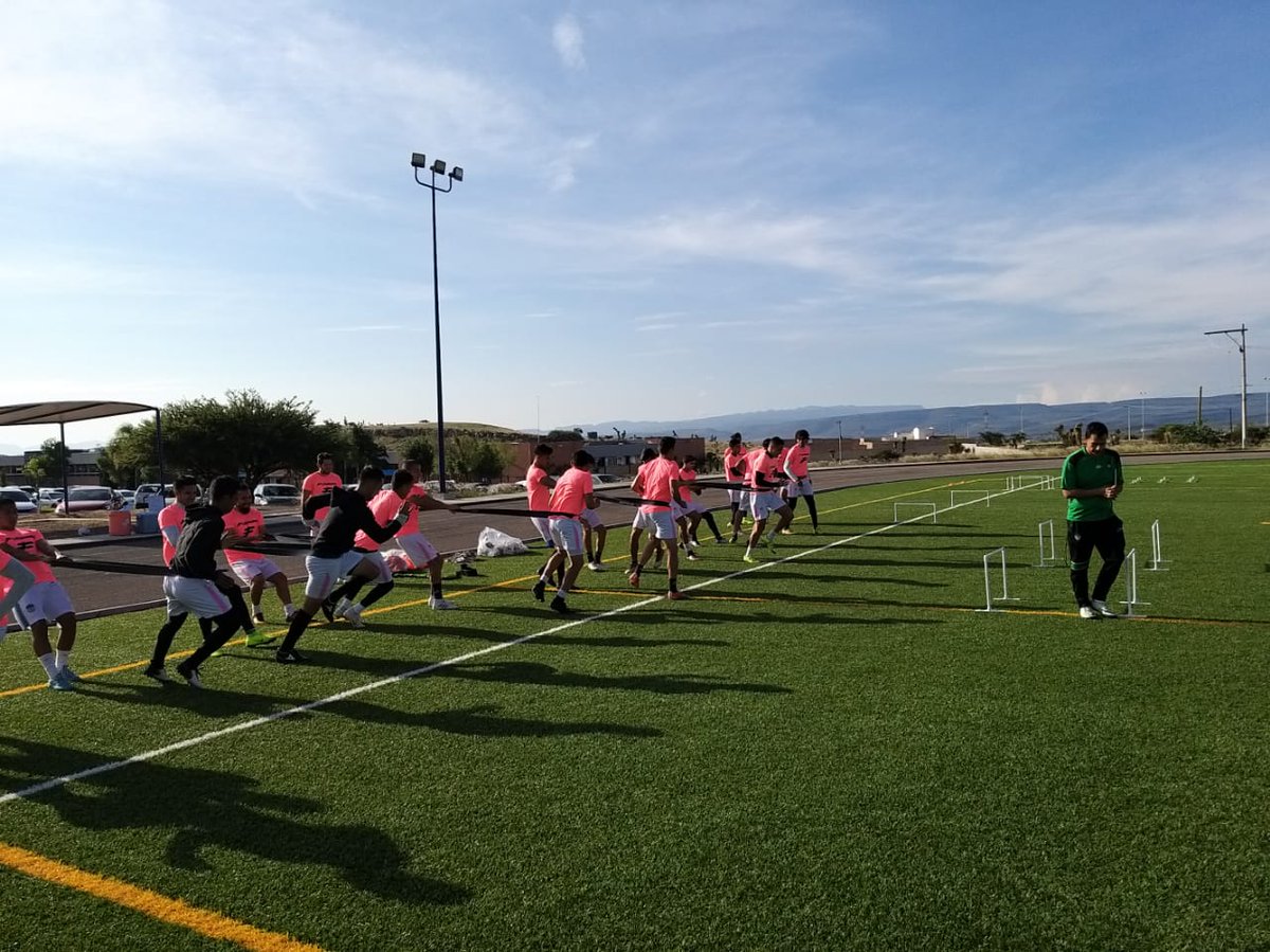 AlacranesdDGO's tweet photo. ¡Buenos días afición 🇳🇬!

#SesiónMatutina

Hoy el equipo trabajara a doble sesión todo esto previó al encuentro del próximo sábado ante en el conjunto de @minerosfllo

#JuntoXelASCENSO
#PuroVENENO🦂 https://t.co/E43d0tDLwL
