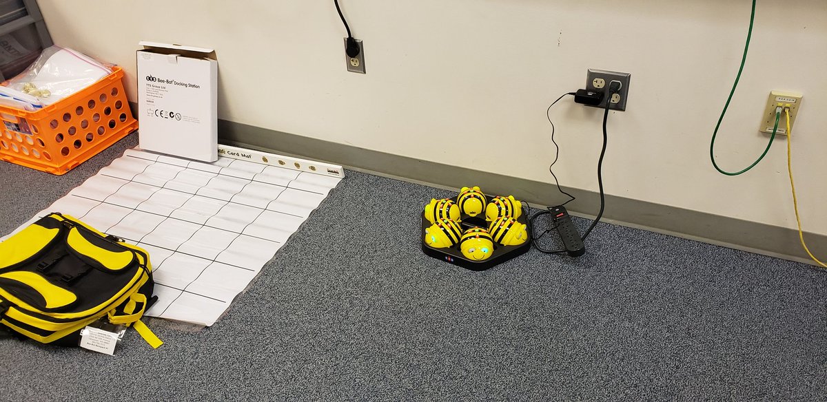 MrsWambold's tweet image. My favorite way to start a Thursday morning #csforall #csesd112 #beebots #googlepd!