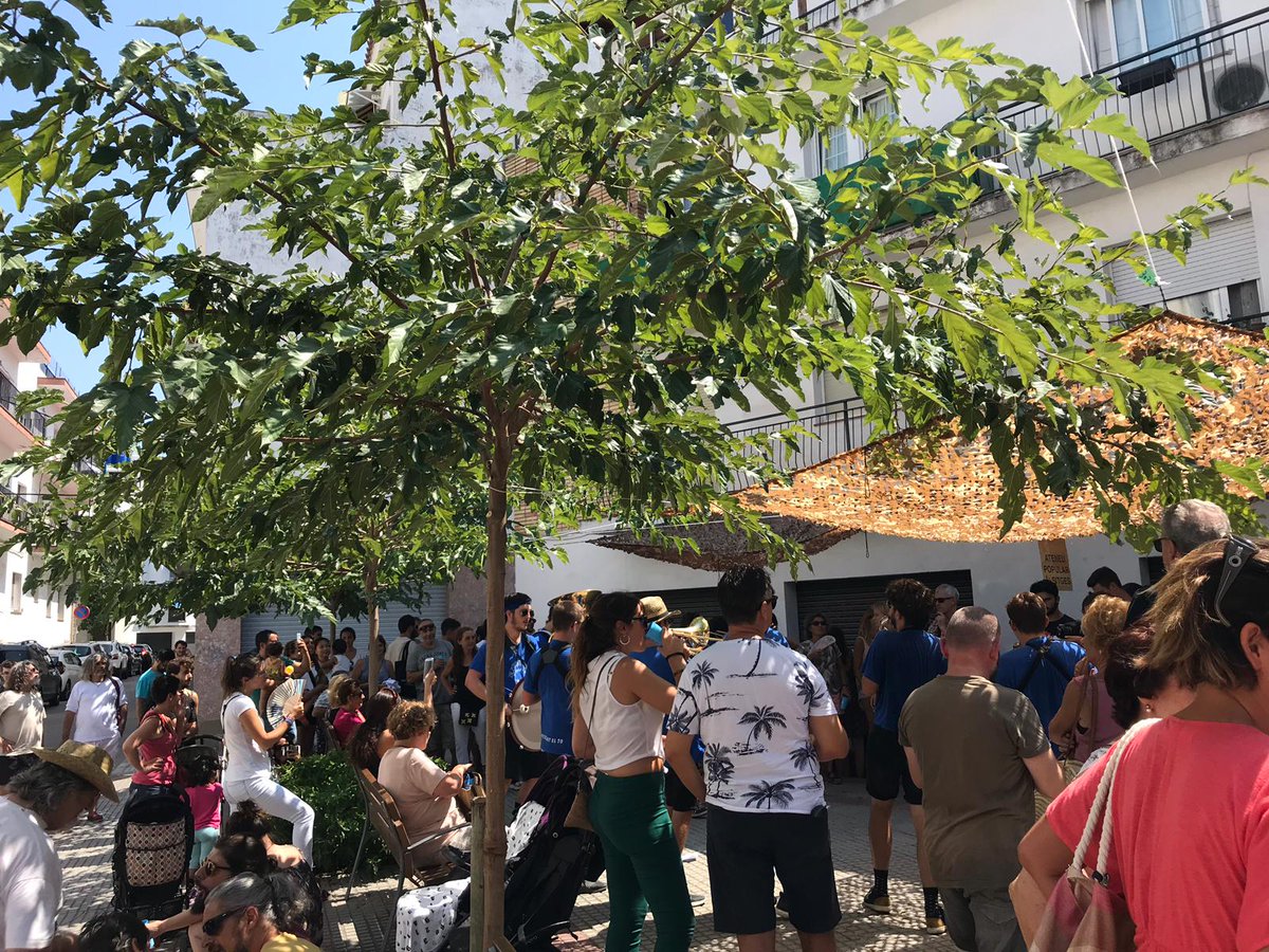 ateneusitges's tweet photo. Un any més el Vermut Popular de Festa Major ha estat un èxit! Moltíssimes gràcies a totes i a tots per haver vingut i haver passat una estona agradable amb la magnífica txarnaga @buskantelto! Gràcies també al col·lectiu #prot3sta per la seva presència! Bona Festa Major a totes! https://t.co/4C8CoetZ3v
