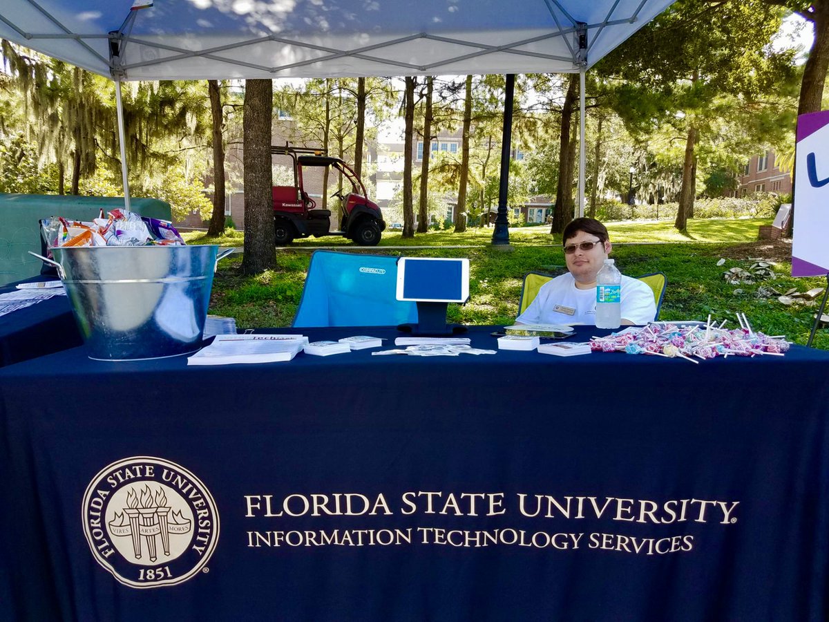 floridastateITS's tweet photo. Welcome to campus, Noles! Come by the ITS booths across for Dorman and Reynolds halls from 9-2 for all your Move-In Day tech needs and grab a snack. Don’t forget to use the New Nole TechList on the myFSU Mobile app: https://t.co/vWis2FrotD. #FSUTech #FSUMoveIn https://t.co/DdDdBzZMDB