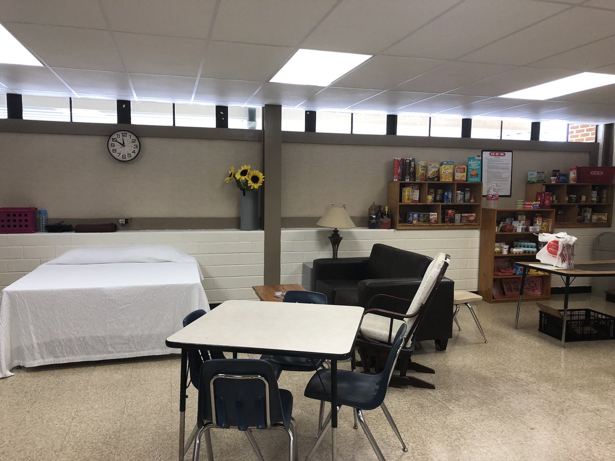 dotthecoach's tweet photo. The SHS Transition Program at Saegert has created amazing learning spaces for our students! #TeamSeguin https://t.co/oEadwZKyzX