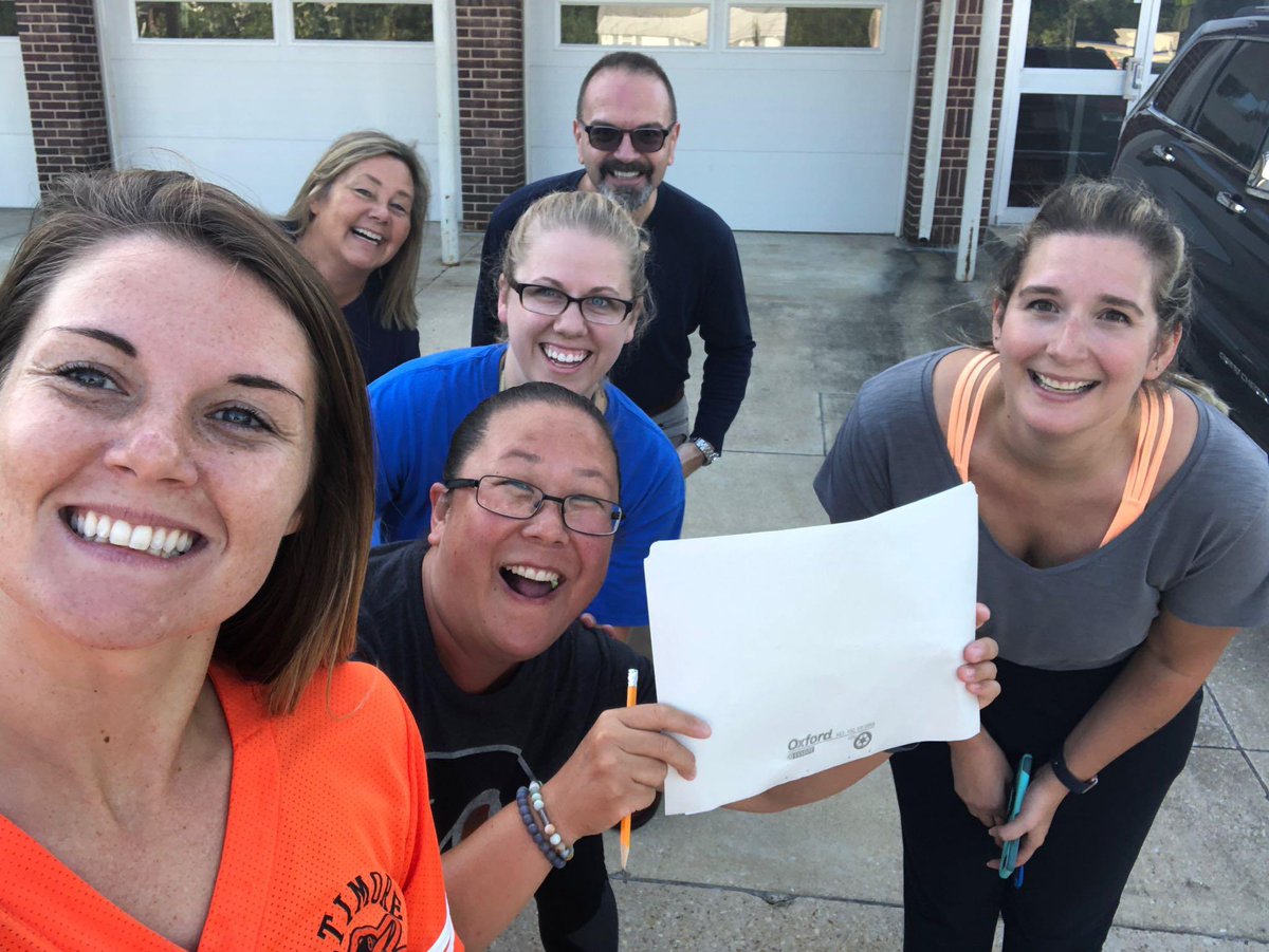 LinthicumES's tweet photo. 1st place Scavenger Hunt winners! Go Blue!! #AACPSBack2AWESOME @AACountySchools https://t.co/lpqctU3ERd