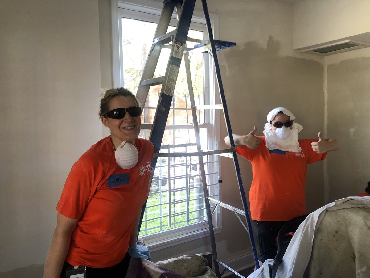 unitedwayatl's tweet photo. We’re proud to build unity in our Greater #ATL communities with @HomeDepot volunteers &amp; @rainbowhouseatl! Thank you for your service, #HomeDepot. 🏳️‍🌈✨ #BuildLove #UnitedWayATL #THDPride #LiveUnited https://t.co/FT38mQNYFj