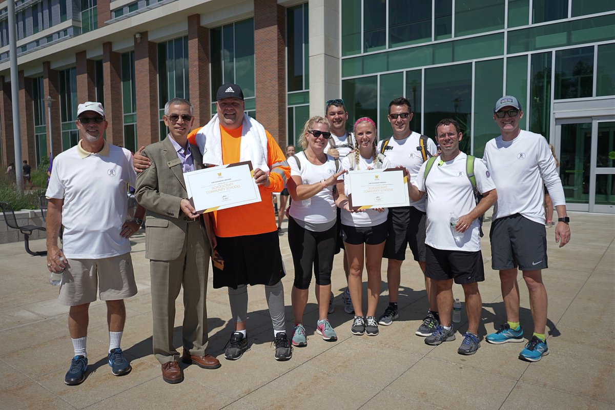 WMUCEHD's tweet photo. Congrats to @SCSEagles1 staff who walked over 15 miles to #WMUCEHD this morning to raise money for student scholarships! We were excited to greet you and donate a scholarship to Schoolcraft students who attend our college. #WMU #MyWMU https://t.co/yRo86evdFY