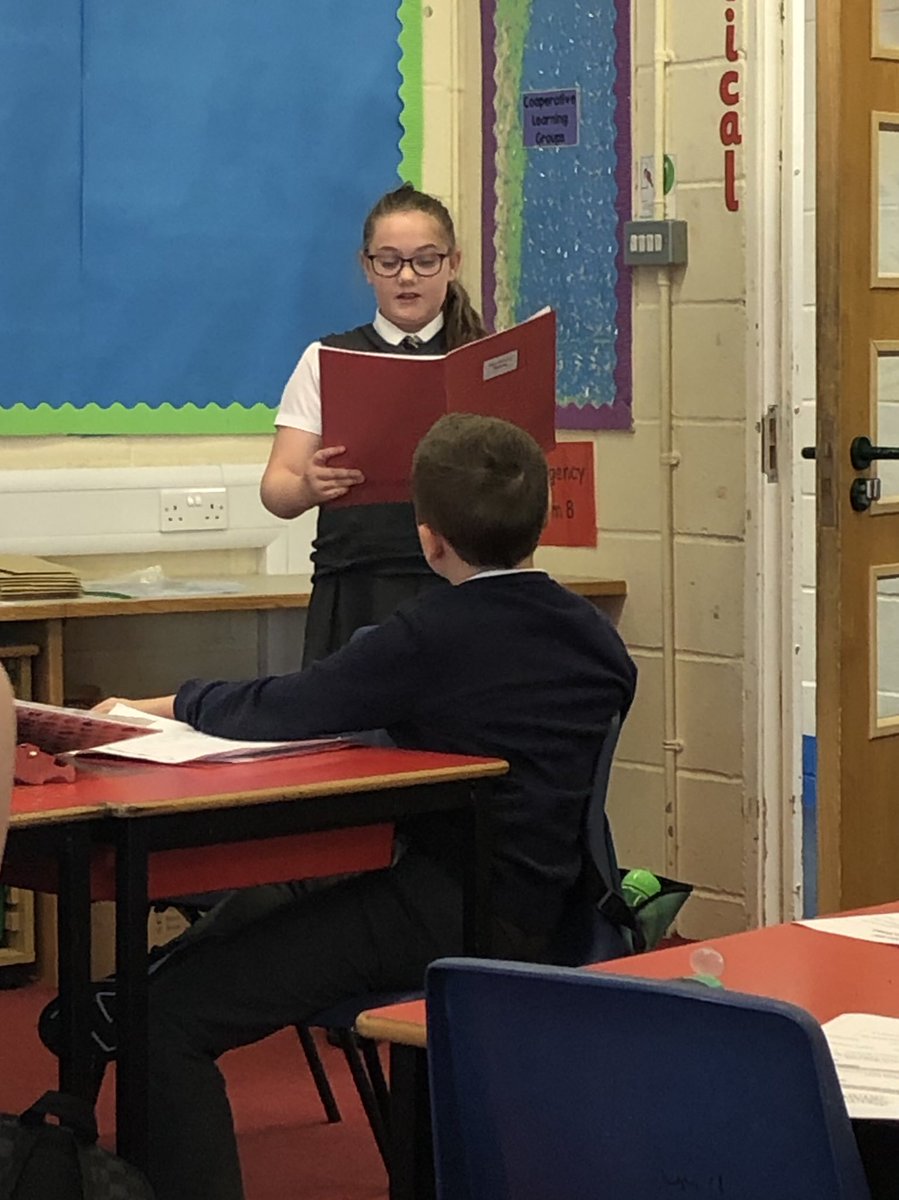 LauraFalconer21's tweet photo. They aren’t shy! These confident pupils were eager to start practising and sharing their speeches. We’re now going to be focusing on great delivery #eyecontact #clearvoices #smilingfaces #positivebodylanguage https://t.co/DmYd6axLd6