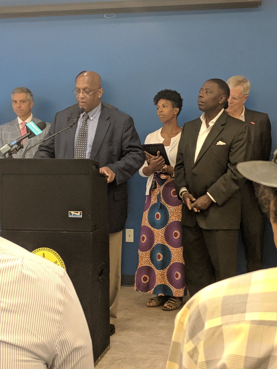 BmoreFoodPolicy's tweet photo. @mayorbcyoung taking a stand against proposed changes to say #handsoffSNAP @BMore_Healthy @MarylandHunger @MDFoodBank @mealsonwheelsmd @AARPMD @RepCummings @CCMiddleton6 @leonfpinkett @WhipTBranch https://t.co/keOtfNWq7D