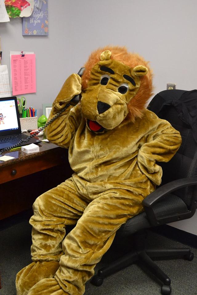 CSELions's tweet photo. CSE students met Springer the Lion at our Welcome back Celebration Assembly. To say that students were excited is an understatement!
#NWLoveLearnLead #MinutesMatter #CSESpringerFanClub https://t.co/2A7dokz05K