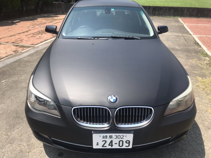 車にラッピングフィルムをさりげなく貼る方法はこれだ 失敗しないやり方ってある 車のメンテナビ