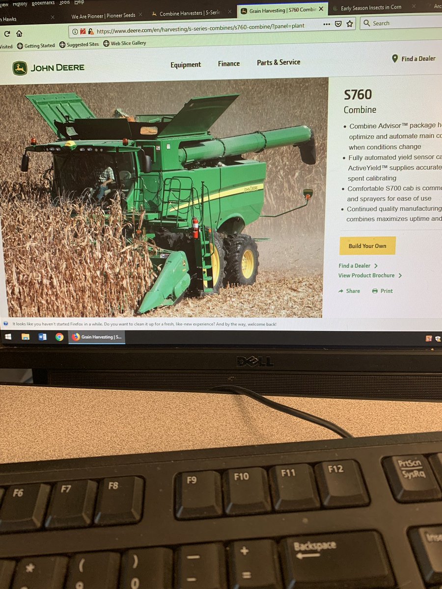 FarmsMid's tweet photo. Looking into a new combine? #johndeere #harvest https://t.co/cAuGRsakQF