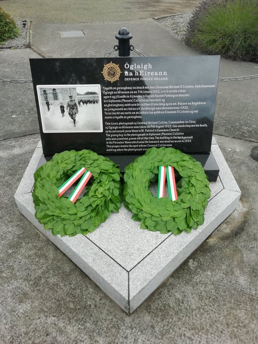 Mrs. Mary-Claire O'Malley, grand niece of General #MichaelCollins, addressing today's commemoration to mark the 97th anniversary of his death during the Irish Civil War. Excellent Honour Guard provided by 2 Cavalry Squadron. #Cuimhnímís