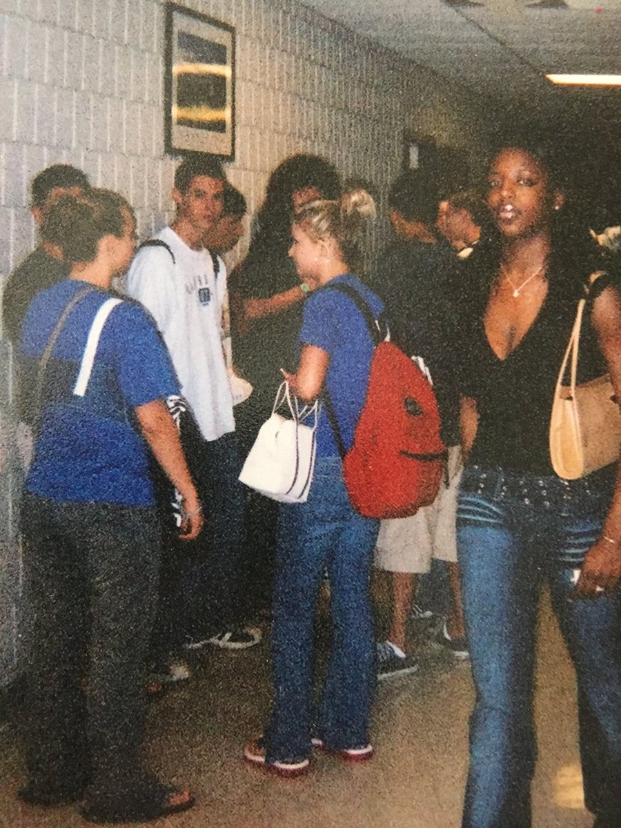 Flyhighdhs's tweet photo. TBT : DeSoto High School 99-2003

#retro | #whitetees | #cornrowsera https://t.co/UPVkVOCRQL