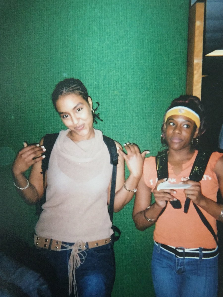 Flyhighdhs's tweet photo. TBT : DeSoto High School 99-2003

#retro | #whitetees | #cornrowsera https://t.co/UPVkVOCRQL