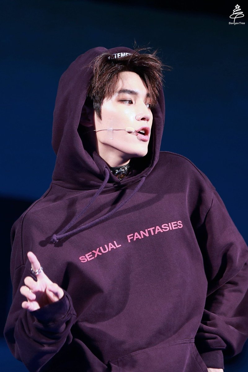  #nohetero but taeyong looked so good in this